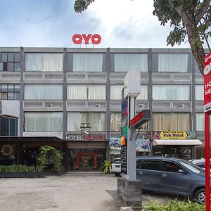 Oyo 663 Hotel Sejati